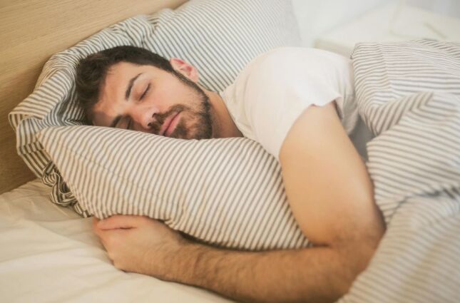 Mais de 9 horas de sono? Conheça os riscos do repouso em excesso