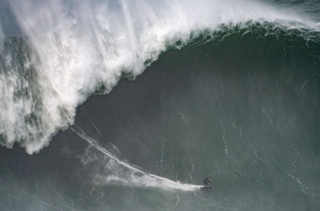 Brasileiro Rodrigo Koxa surfou a maior onda da hist&oacute;ria e pode entrar para o Guinness