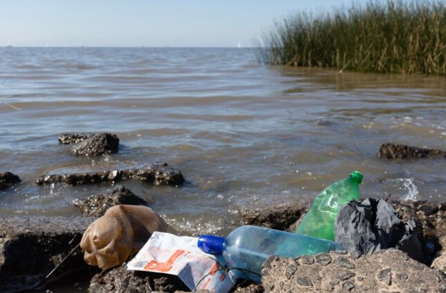 Metade dos ambientes aquáticos do mundo estão classificados como sujos ou muito sujos