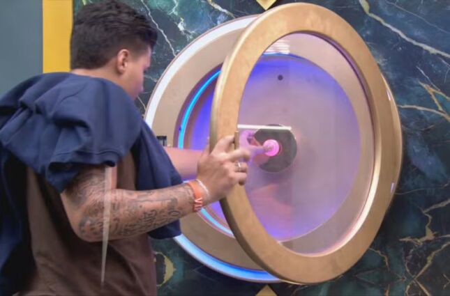Pedro aperta o bot&atilde;o de desist&ecirc;ncia no BBB 26 ap&oacute;s tretar com todo mundo