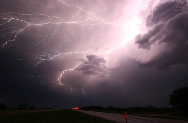 Afinal, 100 mm de chuva &eacute; muito? Entenda o que significam os mil&iacute;metros e as cores dos alertas