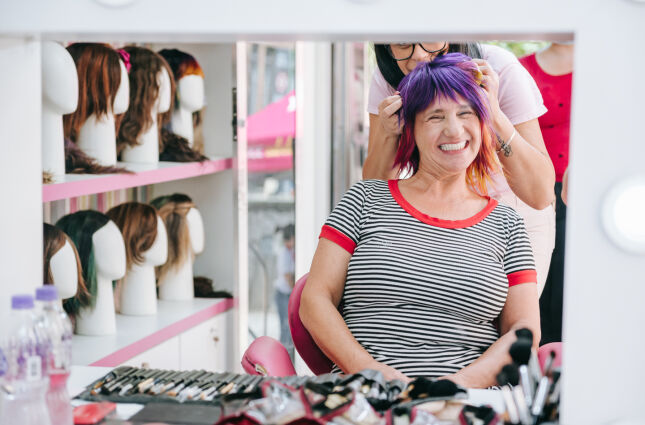 Cabelegria faz bazar com doa&ccedil;&otilde;es da Receita Federal do Brasil para perucas