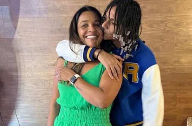 'Ele se perdeu de si mesmo': M&atilde;e de Oruam chora e nega plano de fuga do rapper