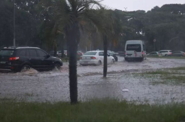 Chuvas intensas mant&ecirc;m aulas suspensas em Mongagu&aacute; nesta sexta (27)
