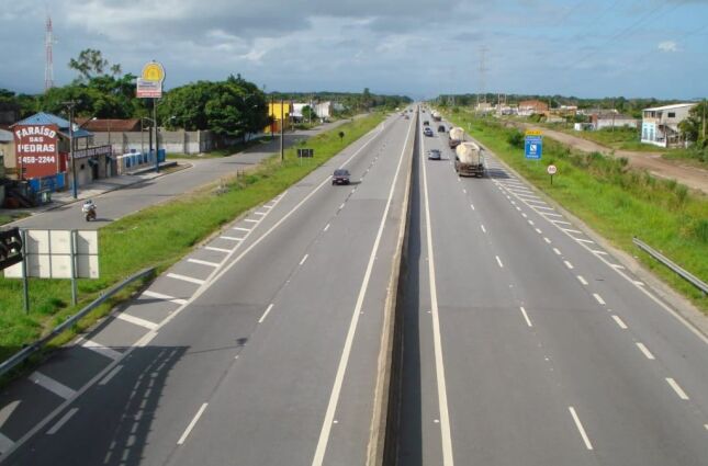 Vai descer a serra? Previs&atilde;o de 1,4 milh&atilde;o de ve&iacute;culos acende alerta nas estradas no litoral de SP