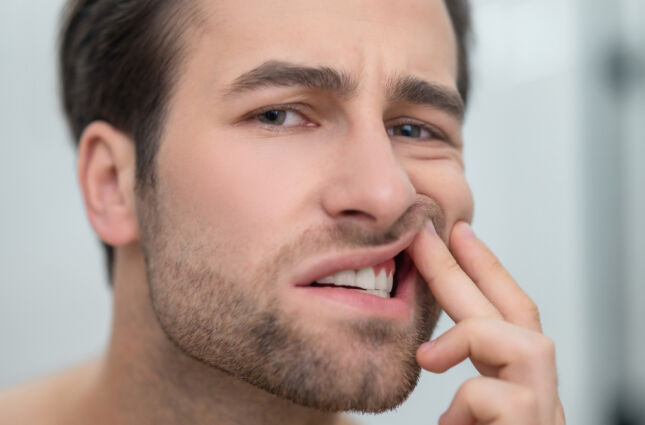 Doen&ccedil;a silenciosa atinge 3,5 bi: Um pequeno erro na escova&ccedil;&atilde;o pode causar a perda de todos os dentes