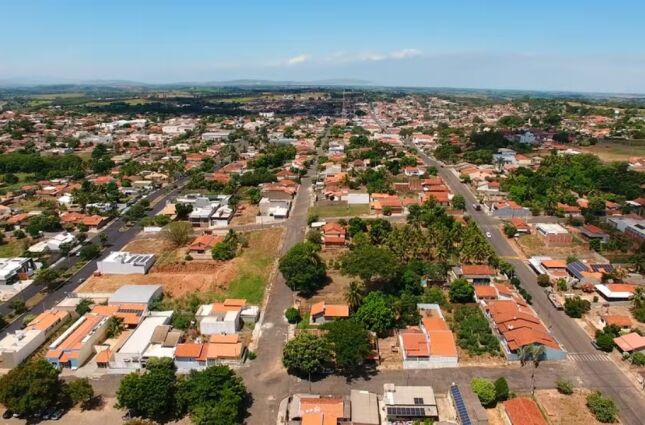 Pacaembu, no interior de SP, abre concurso com sal&aacute;rios de at&eacute; R$ 5,5 mil e aux&iacute;lio de R$ 780