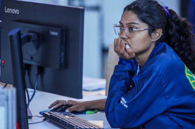 Senai e Petrobras oferecem 10 mil vagas em tecnologia com bolsa de R$ 700