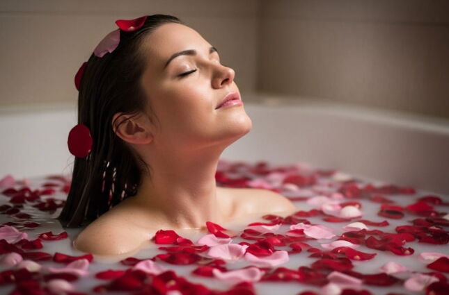 O segredo de Cle&oacute;patra era uma farsa? A verdade cient&iacute;fica sobre o uso do leite na pele