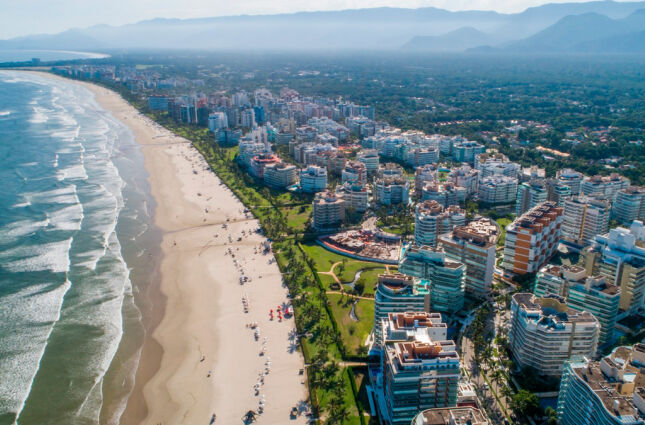 Praia de luxo em condom&iacute;nio milion&aacute;rio fica impr&oacute;pria e preocupa moradores no litoral de SP