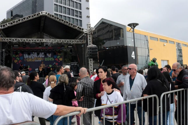 Shows e solidariedade marcam início da Festa Inverno Criativo em Santos