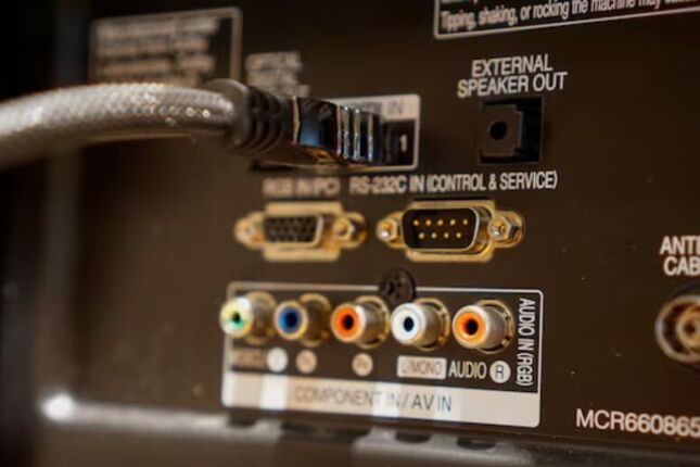 Quem tem porta HDMI na TV tem um tesouro e muitas vezes passa despercebido