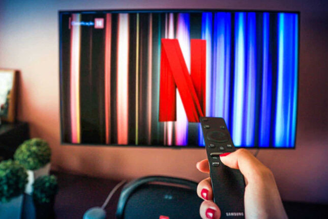 Justiça mantém multa de R$ 12,5 mi à Netflix por fim do compartilhamento de senhas