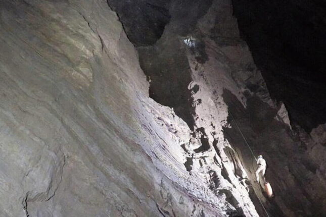 Na caverna mais profunda do mundo, criaturas jamais vivem em condições extremas