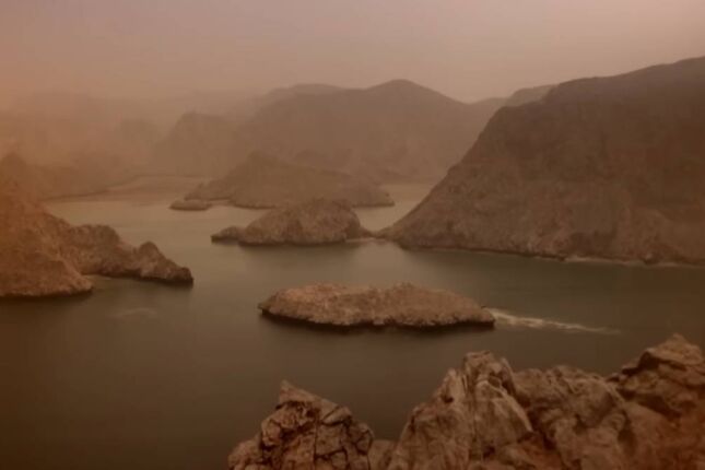 Com queda de 4.000 metros, cachoeira gigante registrada pela NASA &eacute; a maior de todo o sistema solar