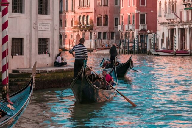 O segredo submerso de Veneza: A 'floresta invis&iacute;vel' de 10 milh&otilde;es de troncos que sustenta a cidade