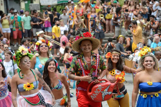 Fogo eterno para quem pula Carnaval? O veredito da B&iacute;blia sobre a maior festa popular do Brasil