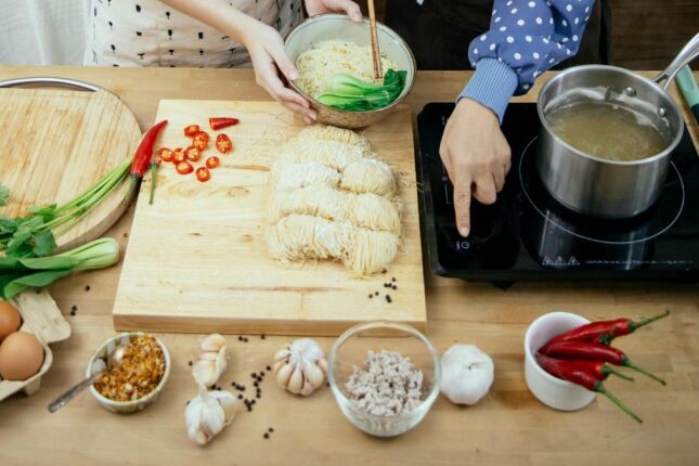 Cheiro de cebola e alho nas m&atilde;os? Veja o que realmente elimina o odor em segundos