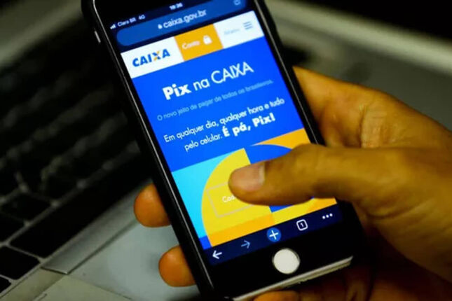 Poss&iacute;vel falha na nuvem deixa brasileiros sem usar bancos digitais neste s&aacute;bado (7)