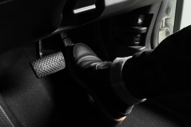 Fun&ccedil;&atilde;o pouco conhecida do pedal do acelerador est&aacute; chamando aten&ccedil;&atilde;o de motoristas