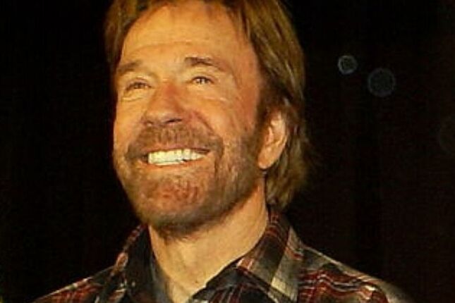 Al&eacute;m de astro do cinema de a&ccedil;&atilde;o, Chuck Norris tamb&eacute;m foi seis vezes campe&atilde;o mundial de karat&ecirc;