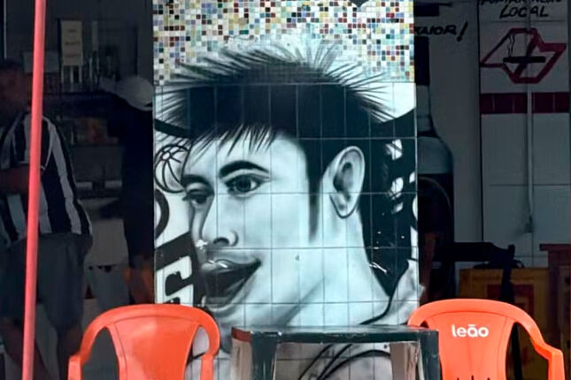 Desenho de Neymar vira atra&ccedil;&atilde;o e diverte o craque: "acho que estou meio diferente"