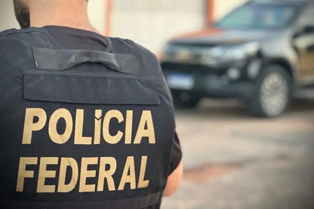 Policiais federais entram em alerta e aprovam estado de greve no pa&iacute;s