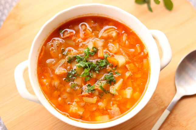 Nutricionista de Bruna Marquezine ensina sopa 'seca barriga' para desinchar de forma simples