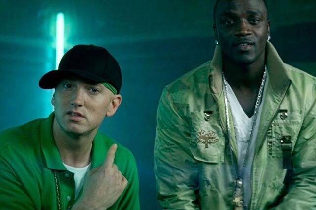 Akon revela como foi 'abandonado' por Eminem no est&uacute;dio durante grava&ccedil;&atilde;o de sucesso