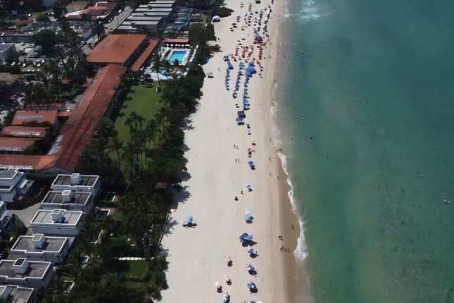 Praia de SP tem agito noturno que remete aos bairros mais badalados de S&atilde;o Paulo