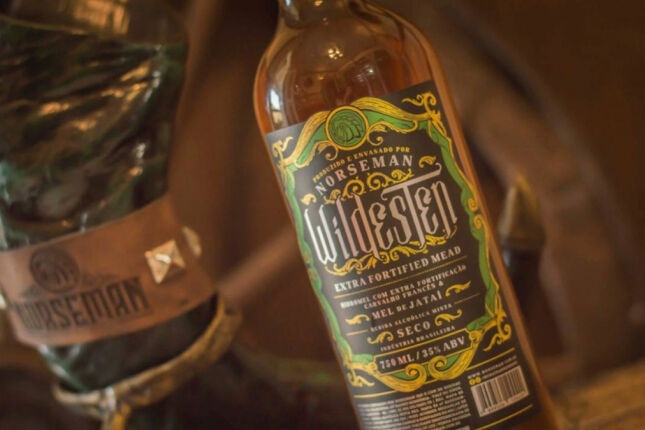 'Bebida do Thor' e abelhas 'sem martelo' levam brasileiro ao pr&ecirc;mio de melhor hidromel da Am&eacute;rica