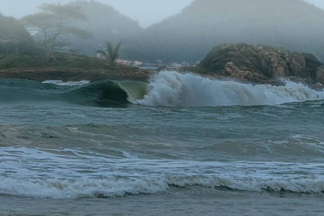 Supertuf&atilde;o no Pac&iacute;fico chama aten&ccedil;&atilde;o para o litoral de SP
