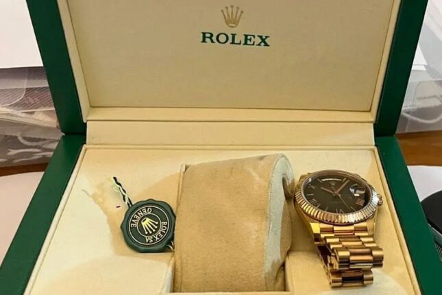 Casa, 150 iPhones e 25 mil cestas b&aacute;sicas; veja o que da para comprar com um Rolex do MC Poze