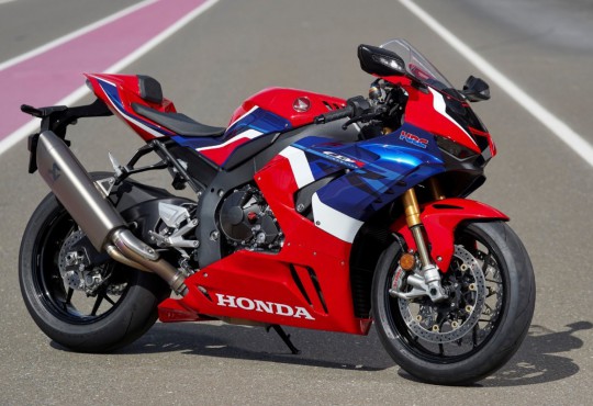 A Honda CBR 1000RR-R Fireblade SP 2022 vem em duas opções de cores: vermelho e preto perolizado - Divulgação