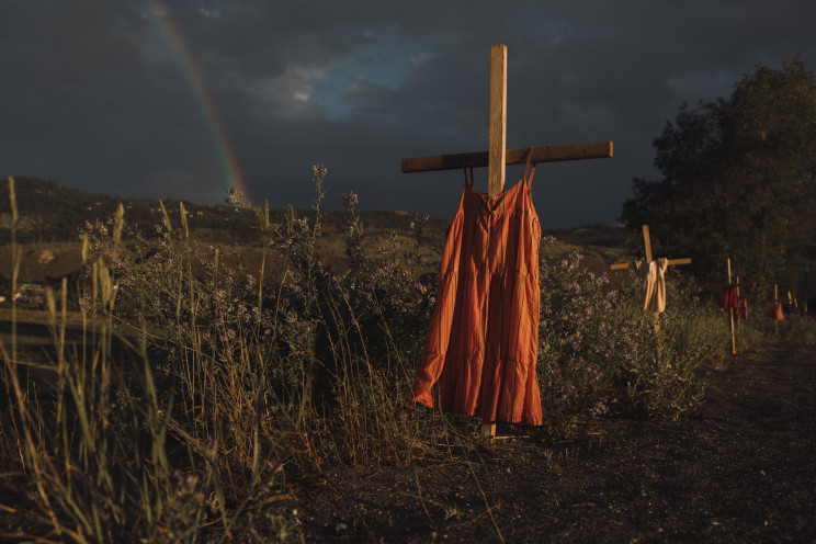 Foto vencedora de Amber Bracken para o The New York Times retrata homenagem a crianças indígenas mortas no Canadá