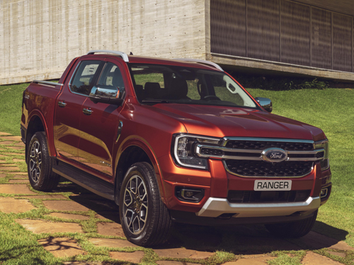 As versões topo de linha XLT e Limited, equipadas com motor turbodiesel 3.0 V6, são as primeiras a chegar - Fotos: Divulgação