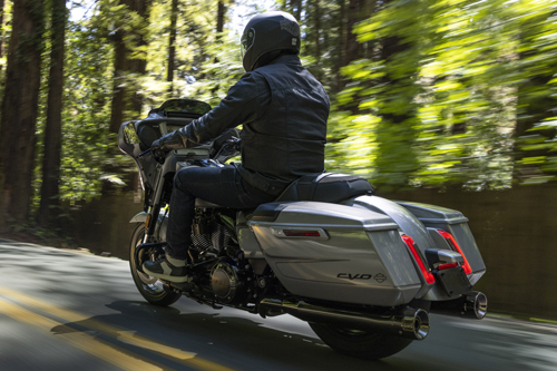 Harley-Davidson CVO Street Glide - Foto: Divulgação