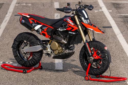 Ducati Hypermotard 698 Mono RVE - Foto: Divulgação