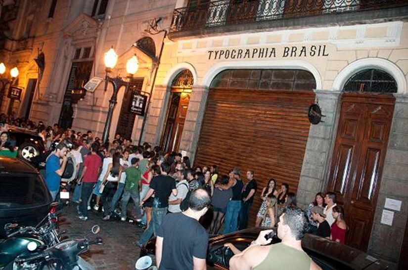 Typographia Brasil reunia os amantes de samba em um casarão do Centro Histórico de Santos (Foto: Divulgação)