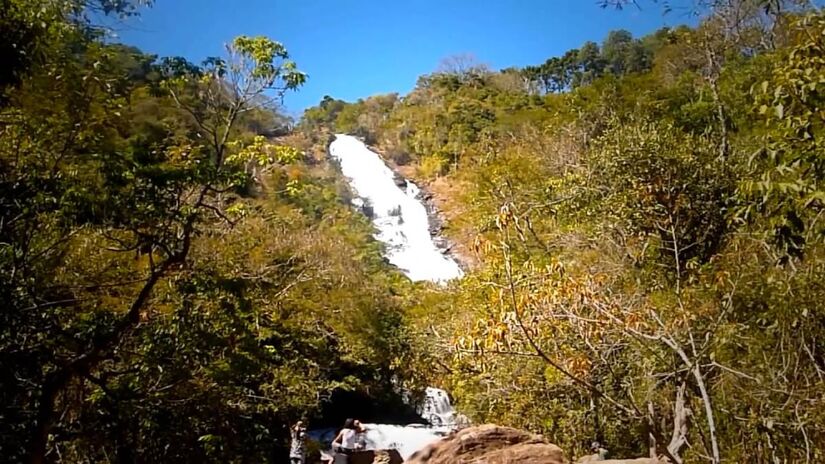 O principal atrativo do município é a Cachoeira dos Pretos, com sua queda d'água de quase 155 metros / Divulgação/Prefeitura de Joanópolis