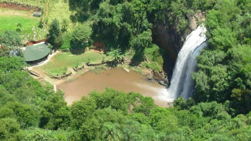 A Cachoeira Grande está localizada no Bairro do Faxinal, em Lagoinha / Divulgação/Cachoeira Grande