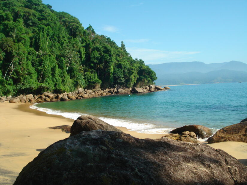 A Praia do Cedro mantém sua natureza praticamente intocada / Divulgação