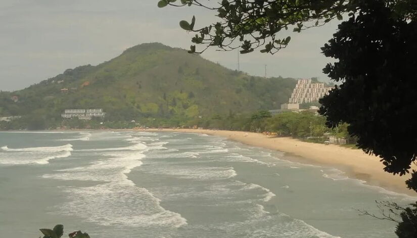 A Praia das Toninhas é uma praia tranquila, com faixa de areia extensa e ampla oferta de quiosques e restaurantes / Divulgação