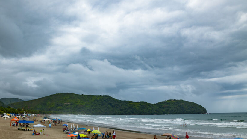 A Praia da Baleia é uma das mais indicadas para quem busca sossego / Divulgação/PMSS