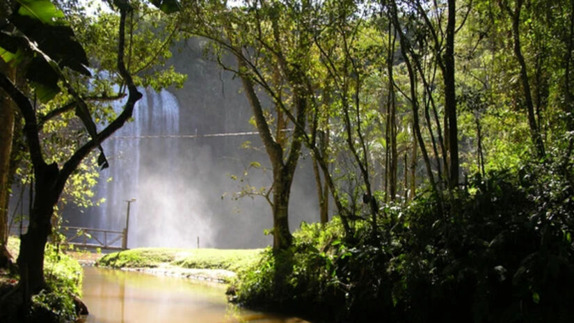 A área ao redor é um convite ao descanso / Divulgação/Cachoeira Grande de Lagoinha