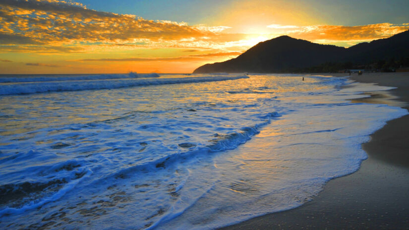 A infraestrutura da praia permite que os turistas passem o dia todo sem precisar sair / Divulgação/PMSS