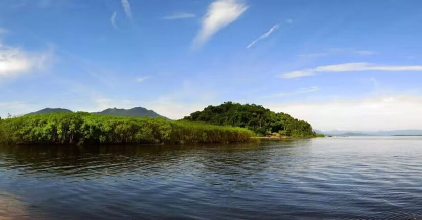 A praia mais próxima de Cananéia e também a mais movimentada / Divulgação