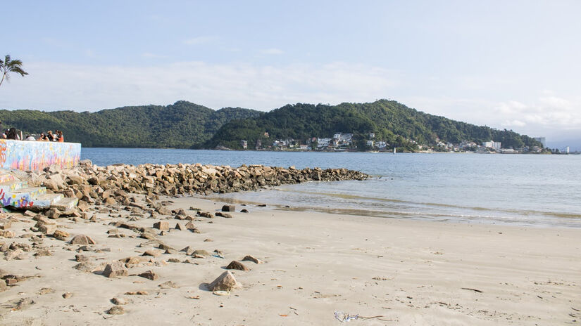 A Praia dos Milionários é uma das praias mais populares de São Vicente / Divulgação/PMSV