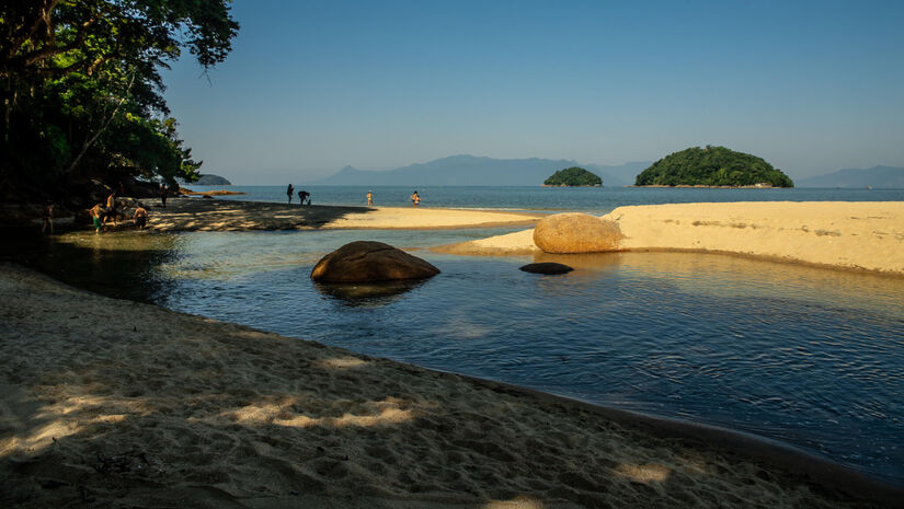 A Praia da Cocanha é o destino ideal para quem aprecia um contato maior com a natureza / Divulgação/PMC