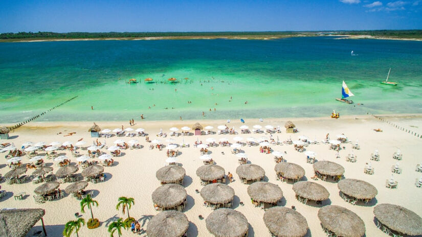 A Lagoa do Paraíso é outro ponto alto, atraindo visitantes com sua beleza singular / Divulgação/Governo do Ceará